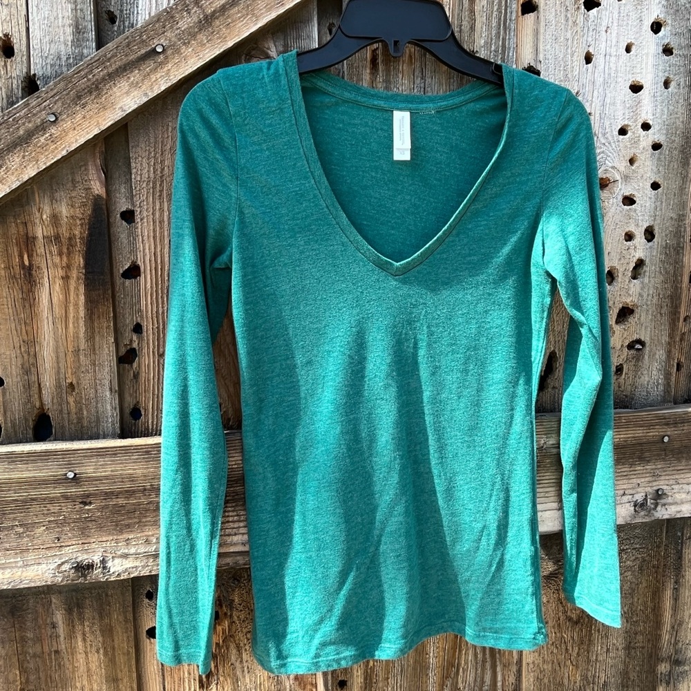 THREADS 4 THOUGHT WOMEN’S T-SHIRT GREEN SIZE EXTRA SMALL